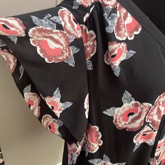 Philosophy floral polyester top - Picture 2 of 5